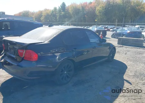 2011 BMW 328I xDrive z USA, uszkodzony, nr VIN WBAPK5C54BF124721